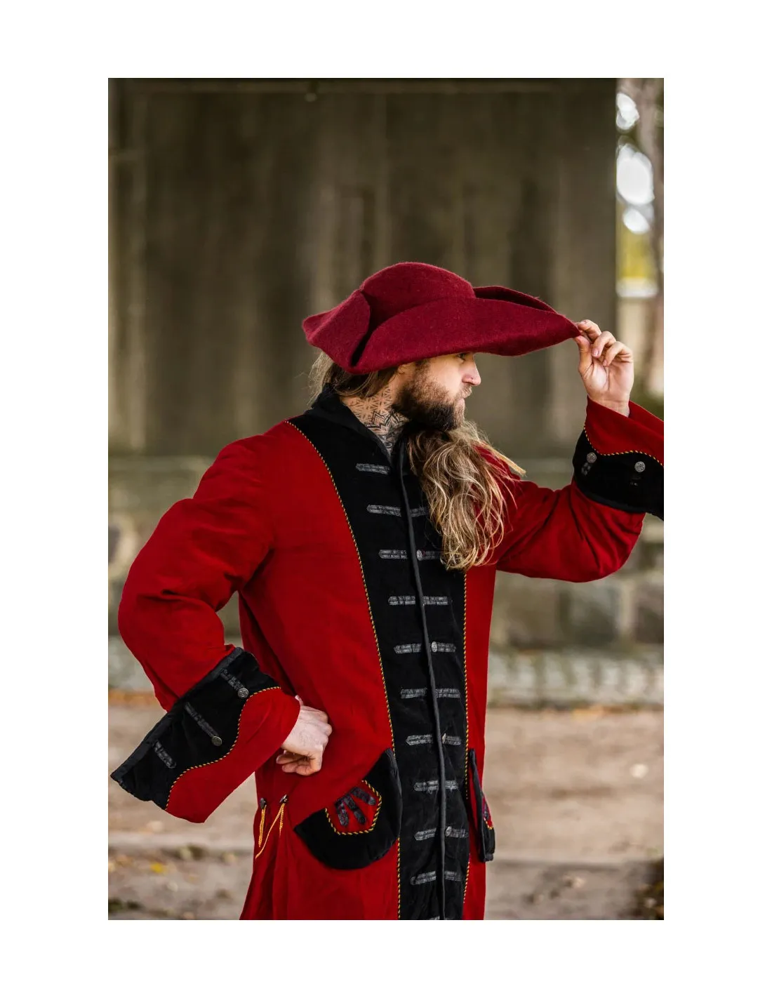Bonnet tricorne pirate Hugo en laine rouge ⚔️ Boutique Épées