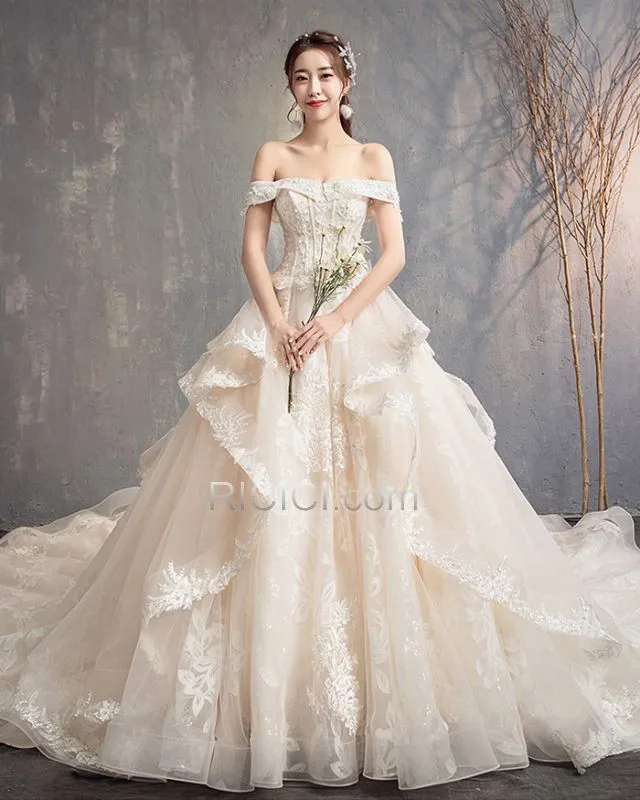Chic Princesse Élégant Avec La Queue Robe De Mariée Epaule Dénudée Noeud