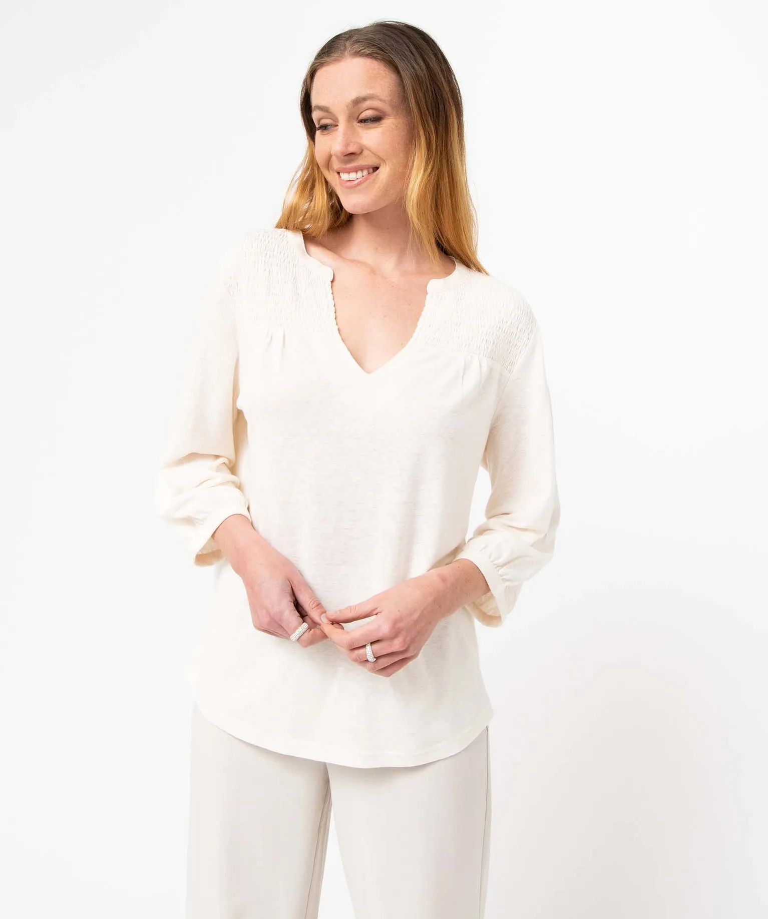 tee-shirt femme a manches 34 avec smocks sur le buste beige t-shirts manches longues